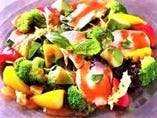 オーガニック野菜1日分以上のサラダ