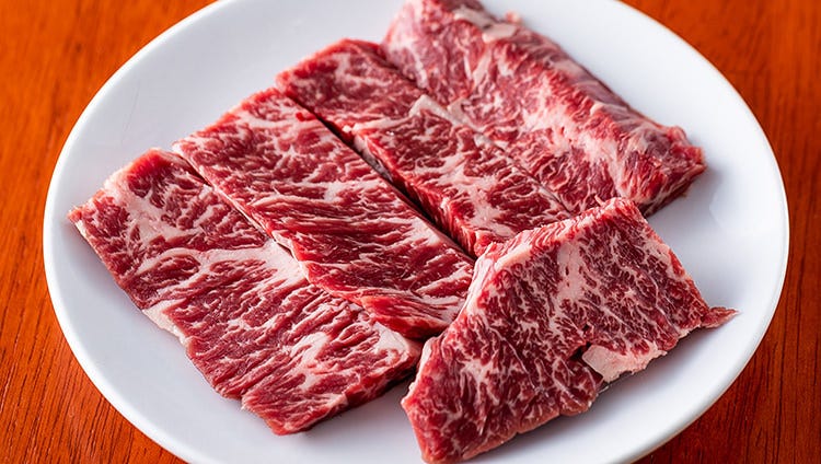 日山畜産の上質なお肉が存分に楽しめる全15品のコース。