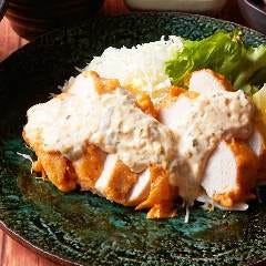 ジューシーな味わい！自家製タルタルのチキン南蛮