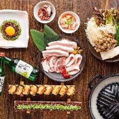 キンパやキムチ、チャンジャなど韓国料理の一品が充実♪