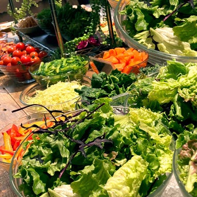 肉と野菜の産直ダイニング ITADAKIMASU_ランチ限定!サラダビュッフェが付いた!! パン&ステーキコース