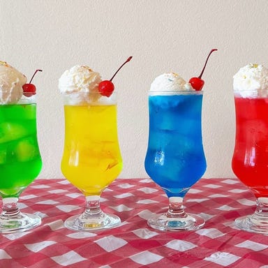 Cafe Cheerful 君津_Cafe Cheerful特製のクリームソーダ