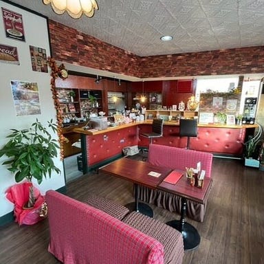 Cafe Cheerful 君津_レトロな雰囲気のテーブル席 2名席×1