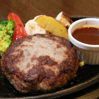 ビストロベーカリーますだ_名物！プラチナハンバーグ