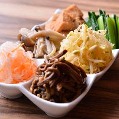 キムチ・ナムルなど手作りにこだわった一品料理をご提供します