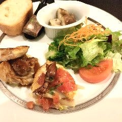 少しずつ色々な種類を楽しむプレートランチ
