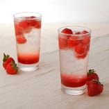 国産完熟いちごサワー Carbonated Shochu with Ripe Strawberry