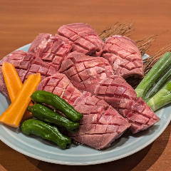 豪快！コリコリ厚切りタン