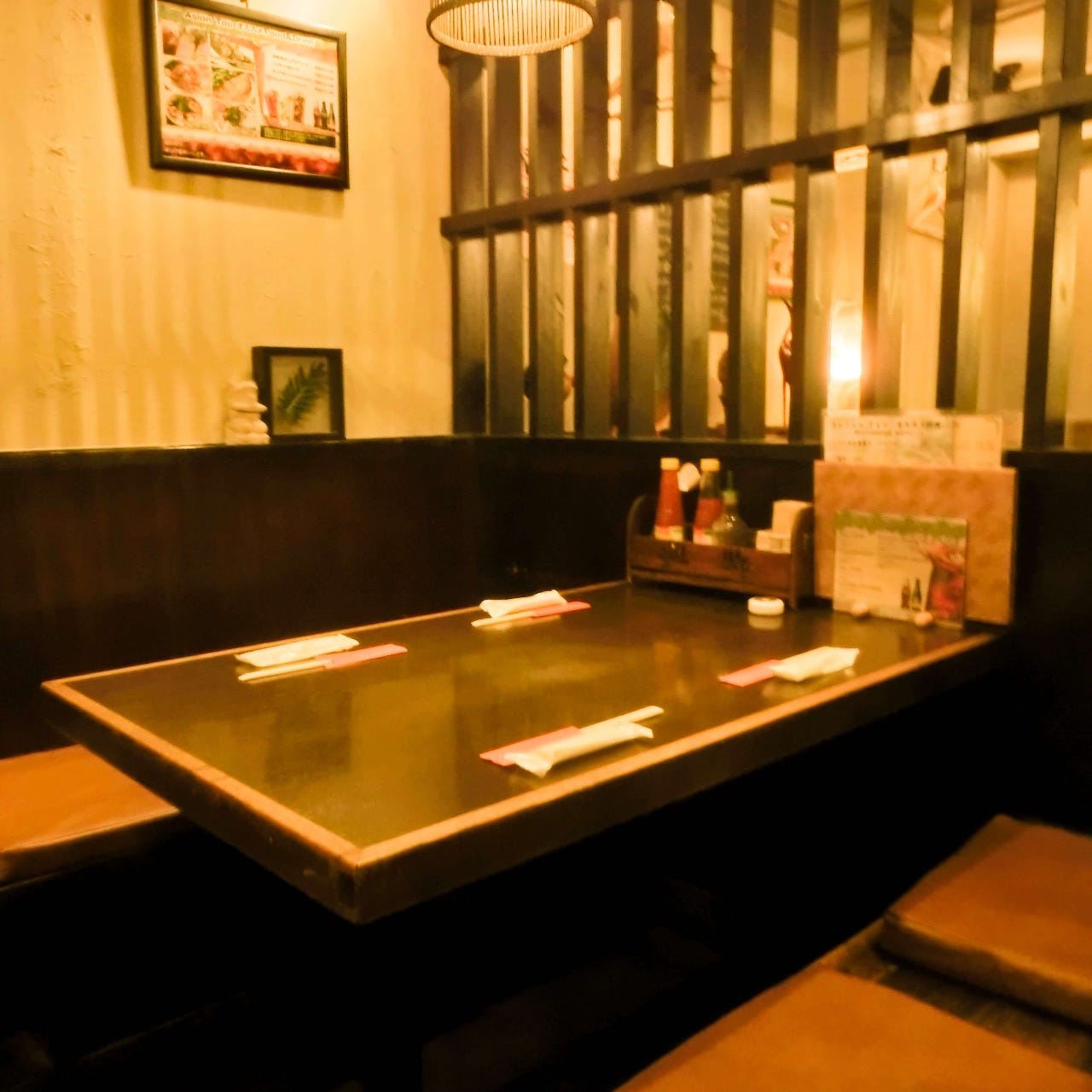アジアンタオ アンド オイスターバーの店内