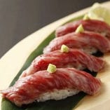 一番人気「肉寿司」米沢牛のとろける味わいが絶品
