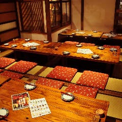 2階は最大32名様まで利用可能の 掘り炬燵の個室席!!