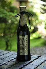 京料理 清和荘_　伏見でも代表的な酒蔵「月桂冠」その中でも最も丁寧に作られた自信作がこの「鳳麟」です。その重厚な味わいの中に、甘味とうま味がベストマッチ。「水のようにさらさらと」とは参りませんが「旨い」酒です。（￥2000/180ml）