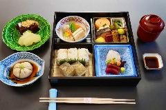 京料理 清和荘_松花堂弁当　亀（平日お昼限定）