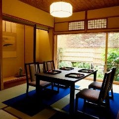 ゆったりとくつろげる個室