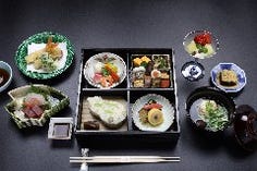 松花堂弁当　雅