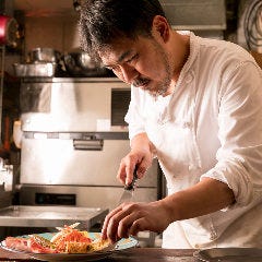 目でも舌でも愉しめる料理をシェフが一皿一皿、丁寧に仕上げます
