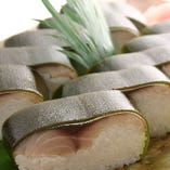 青板昆布仕立て 鯖姿寿司