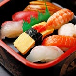 お寿司各種、取り揃えております。