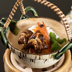 お昼のおすすめ膳『季節の葵御膳』吟味した四季の素材を散りばめた二段重ね弁当