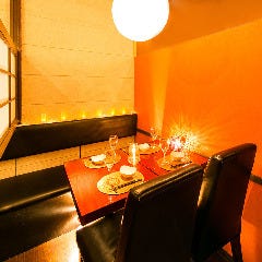 洗練された和モダンな店内。 ご人数に合わせた個室をご用意。