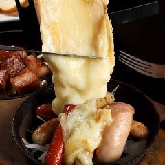 濃厚とろとろなラクレットチーズは単品でもコースでも◎