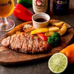 柔らかな肉はお酒との相性も抜群です。ステーキ食べ比べもあり♪