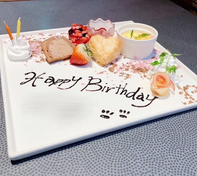 幻想の国のアリス 梅田 大阪駅 カフェ スイーツ ぐるなび