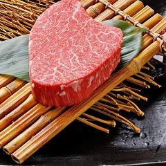 シャトーブリアンは、口の中で脂がとろけて極上の味わい