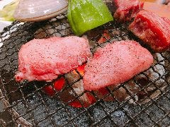炭火焼肉 本とさや