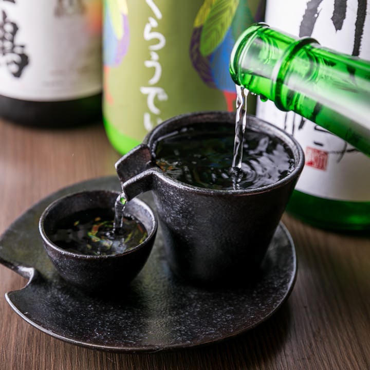 全国から厳選した日本酒と郷土料理のマリアージュを堪能♪