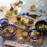 四季折々の食材を活かした、ぬくもりあふれる京料理。
11,000円よりご希望のご予算で承ります。