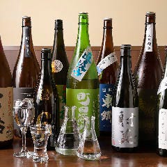 こだわり抜いた厳選日本酒多数ご用意！飲み比べメニューも有◎