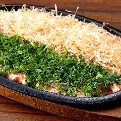 明太子と山芋のパリトロ鉄板焼き