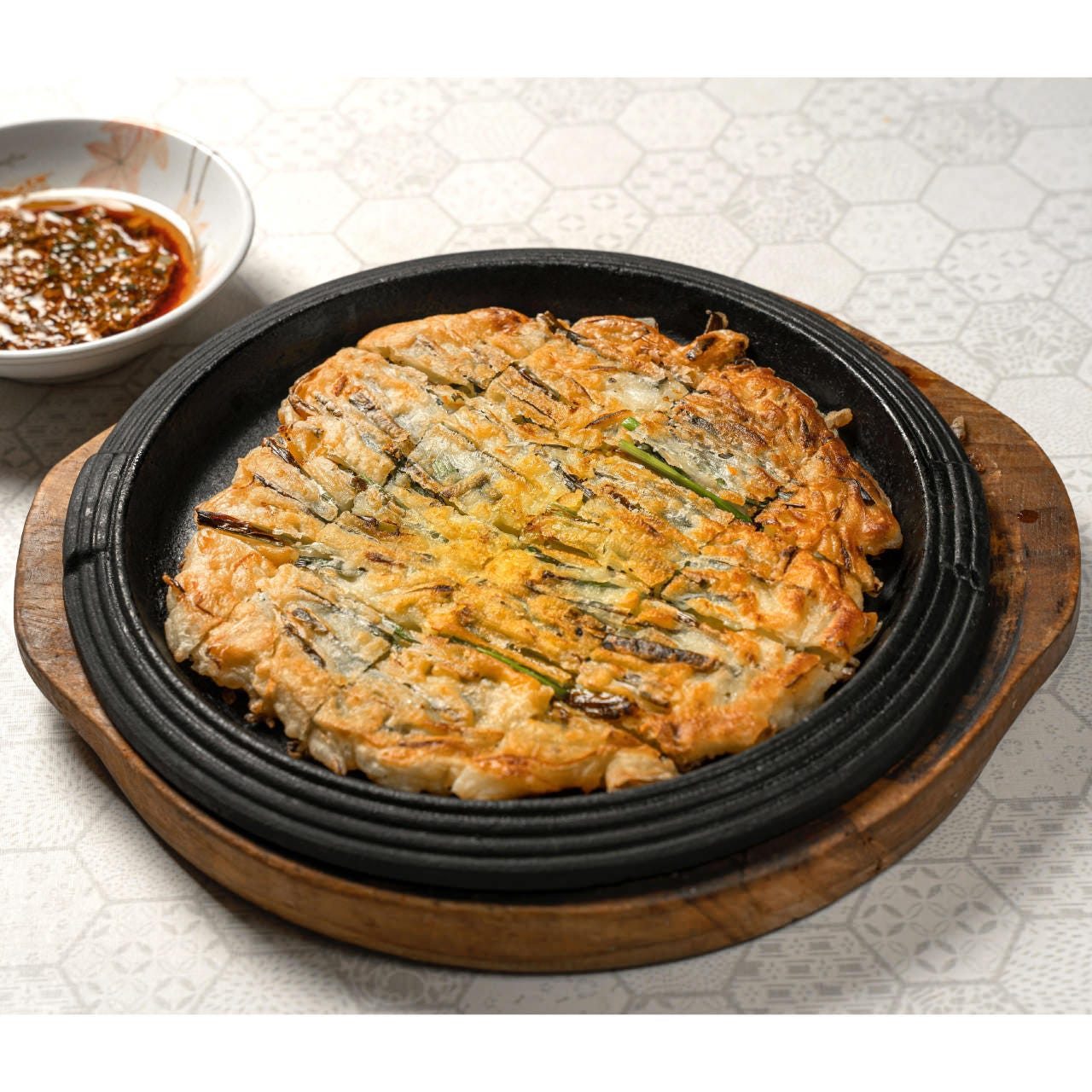 野菜たっぷりチヂミは、韓国料理に欠かせない一品。！