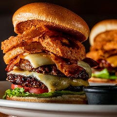 TGIフライデーズ 横浜西口店 メニュー：肉料理・バーガー - 楽天