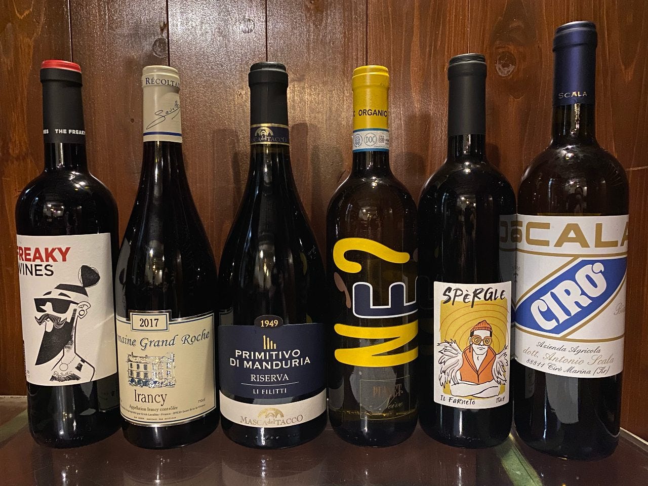 自然派のビオワインなどをイタリアのものを中心に、常備40種類。