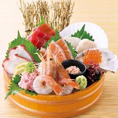 たっぷり海鮮尽くし！！ 名物「海鮮市場盛り」！