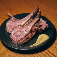 ニクバル クオン_
