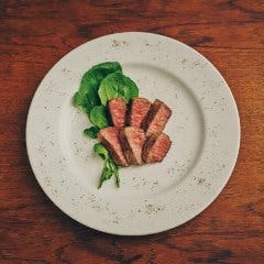 ニクバル クオン_《ディナー》【飛騨牛炭火ステーキコース】ブランド牛の極上コース◎全8品2時間飲み放題(生ビール含)