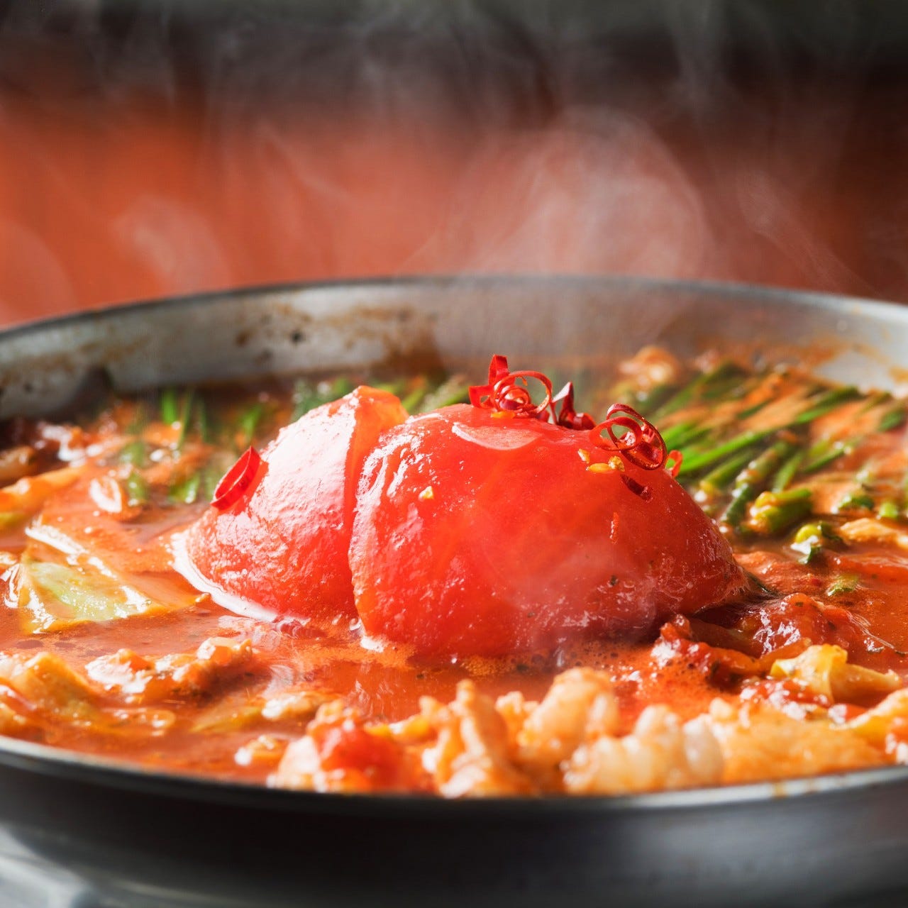 トマトもつ鍋
リコピン豊富で酸味が後味さっぱり　1580円