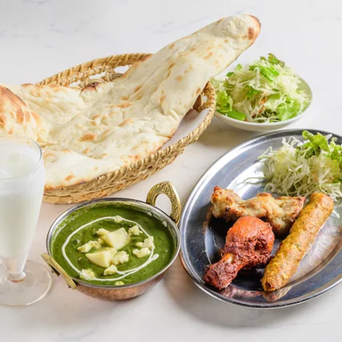 アジアン カレーハウス_職人が焼き上げる「モチフワ」ナン