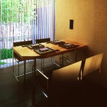 青竹の景観も眩しい静かな個室での昼食のひととき