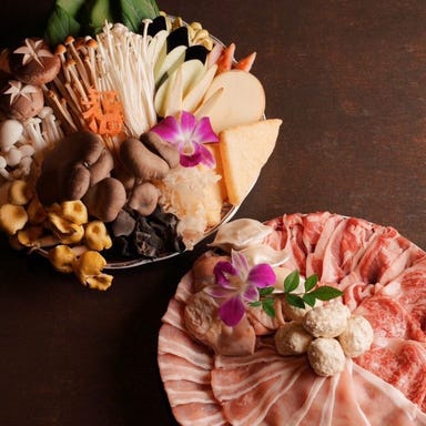 薬膳火鍋 灯華_【15種類以上のきのこが楽しめる♪】薬膳火鍋スタンダードコース