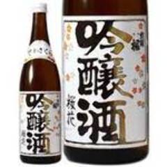 自慢は日本酒のラインナップ！全国から選りすぐりを集めました！