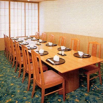 テーブル席・完全個室（壁・扉あり）・5名様～12名様