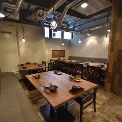 テーブル席貸切りで最大24名様ご案内できます。
