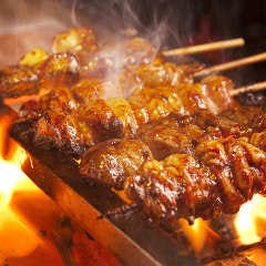 新鮮な国産鶏・豚の手仕込み串焼き