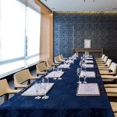 ロイヤルブルーのお部屋は完全個室!会食のシーンにもおすすめ