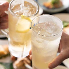 多彩なドリンクは100種～ご用意！お好みのドリンクで乾杯♪