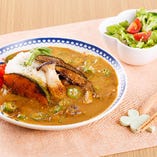 豚肉からダシを取った季節の野菜カレー